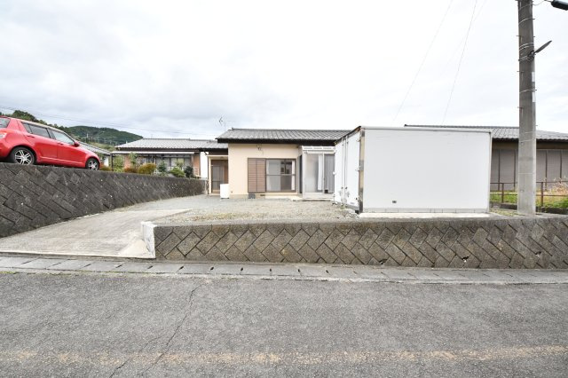 南アルプス市上宮地　平屋建中古住宅の外観