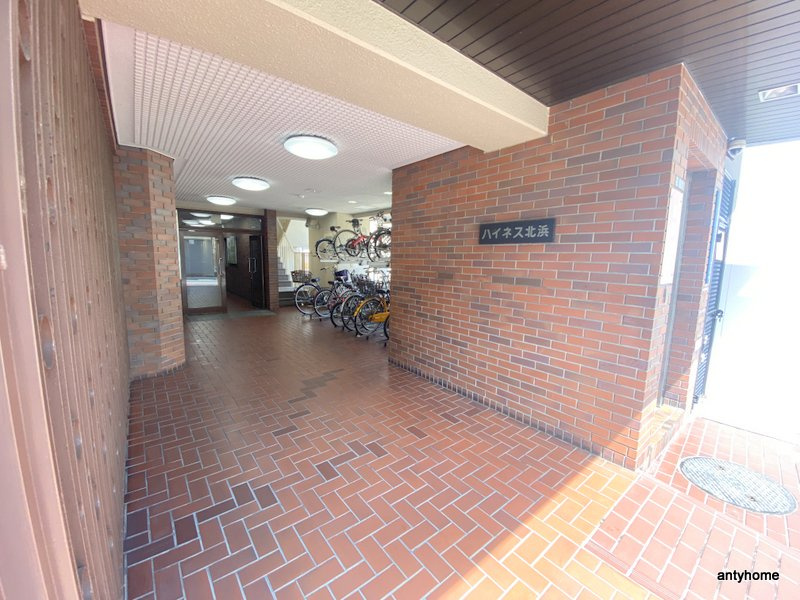 ハイネス北浜　仲介手数料無料のエントランス