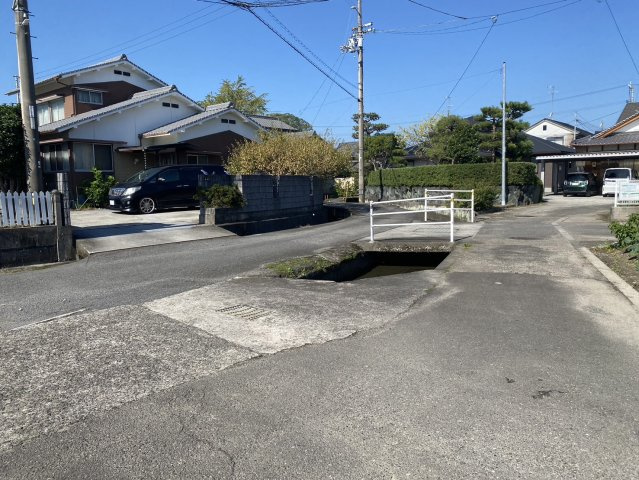 西条市喜多川の売地の前面道路含む現地写真