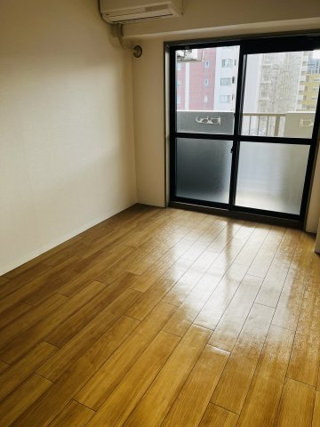 仲介手数料0円！クレスト泉の居間・リビング