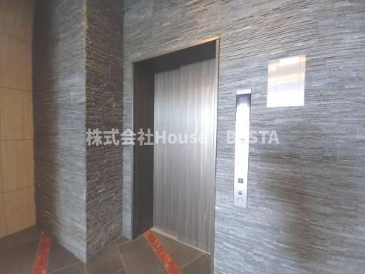 セレニテ神戸プリエのロビー