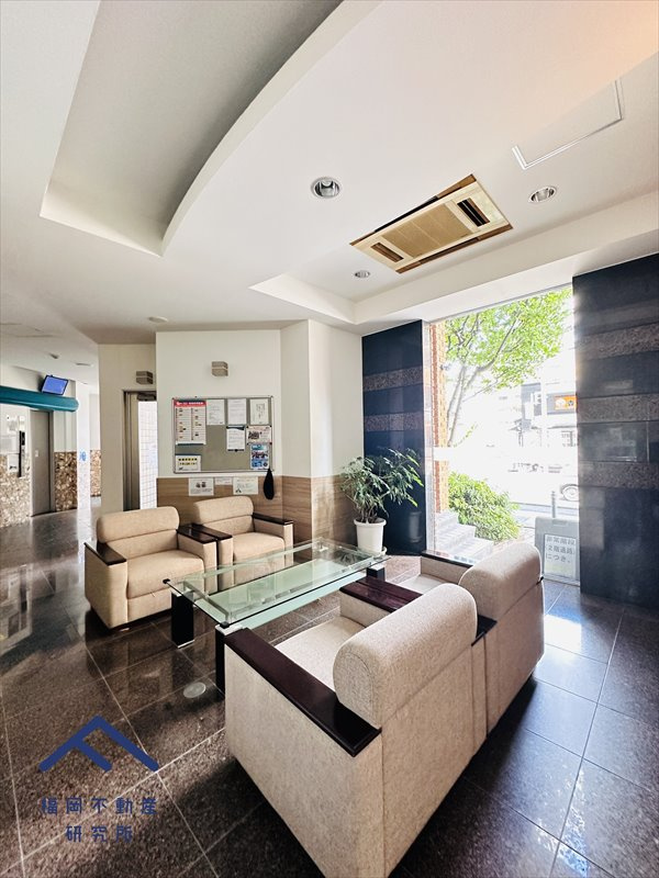 ハウスユマニテ大橋α館のエントランス