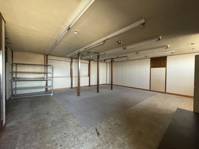 高柳様貸店舗の内装