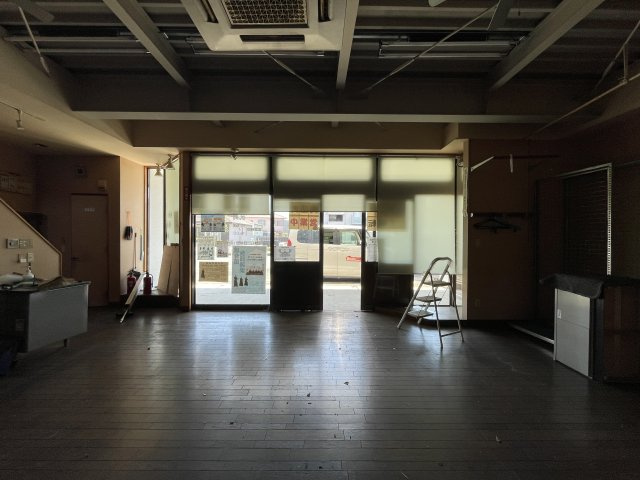 高柳様貸店舗の内装