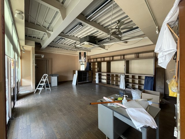 高柳様貸店舗の内装
