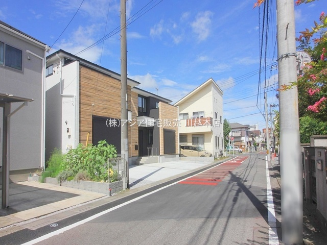 月々９万円台～　新築戸建　川越市諏訪町1期の前面道路含む現地写真|北東側 約5.86～5.91ｍ公道