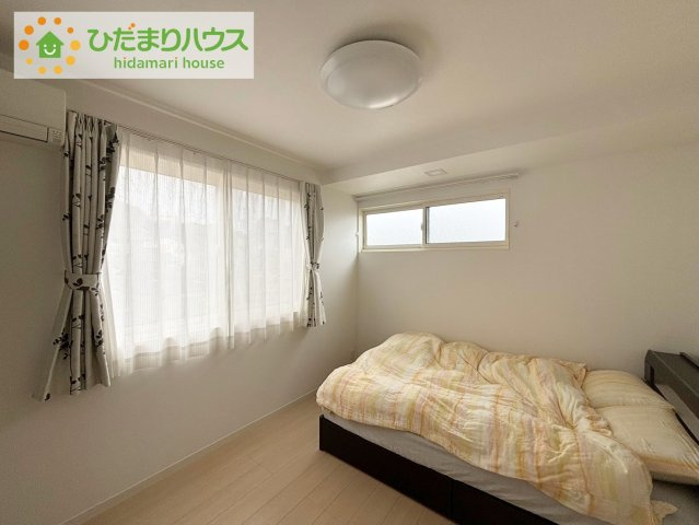 日立市東滑川町２丁目　中古戸建の寝室|天井の高い主寝室。ゆっくりと過ごせる大人のくつろぎ空間！