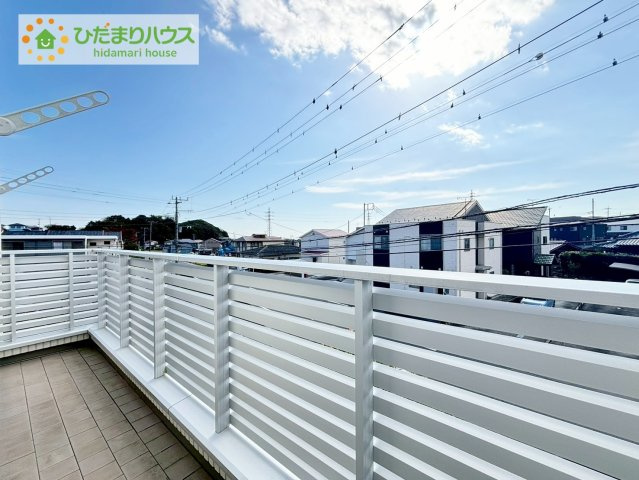 日立市東滑川町２丁目　中古戸建のバルコニー|バルコニーはあなただけの花火会場。色とりどりの花火が夜空を彩ります。