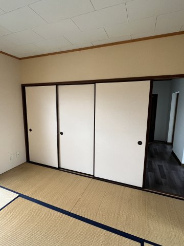 コーポラス水口の和室