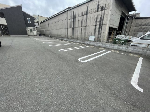 シャルマンSMTの駐車場