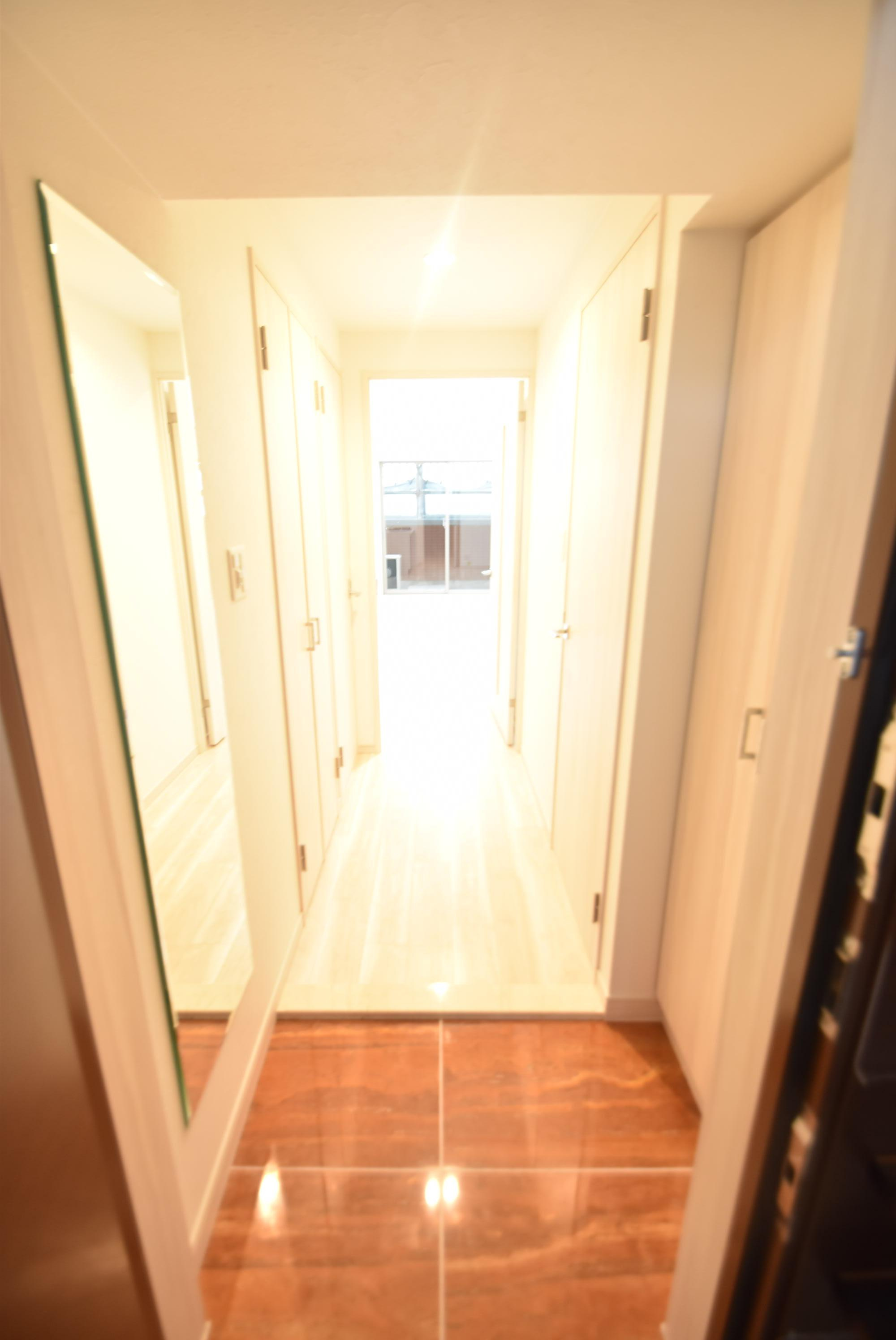 大阪市城東区中央３丁目の賃貸マンションの玄関