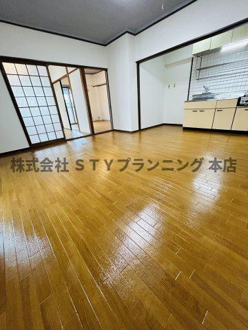 仲介手数料０円！第二日吉ビルの居間・リビング