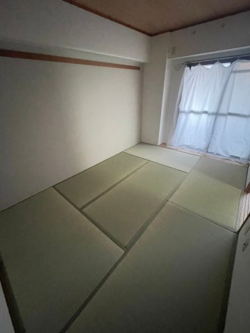 ロワジール山手の和室