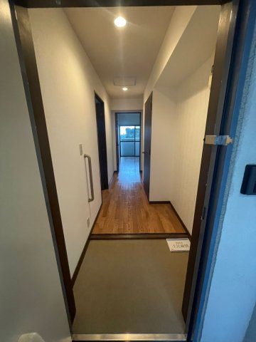 ロワジール山手の玄関