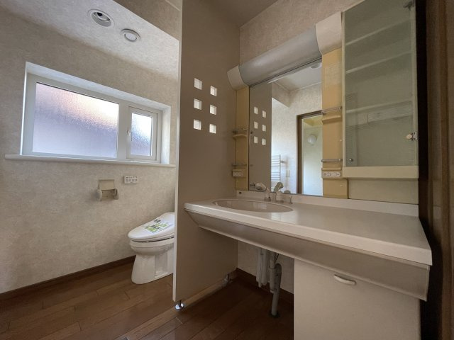 八戸市長根3丁目の洗面所