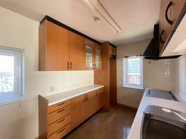 八戸市長根3丁目のキッチン