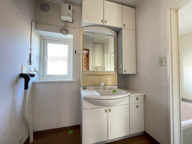 八戸市長根3丁目の独立洗面台