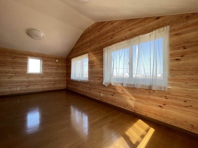 八戸市長根3丁目の洋室