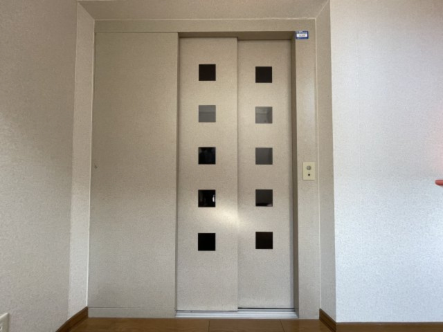 八戸市長根3丁目のその他|ホームエレベーター。故障中です。