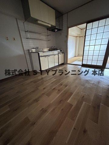 仲介手数料０円！第二日吉ビルの居間・リビング
