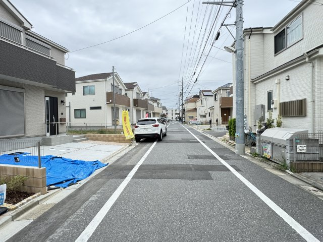 葛飾区東水元5丁目新築戸建【東水元小学校：6分】の前面道路含む現地写真|南側前面道路・幅員約6ｍ