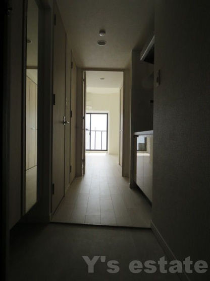 【玄関】 | S-RESIDENCE高井田Central | この画像の反転タイプです。