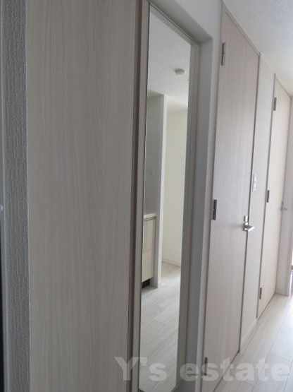 【収納】 | S-RESIDENCE高井田Central | この画像の反転タイプです。