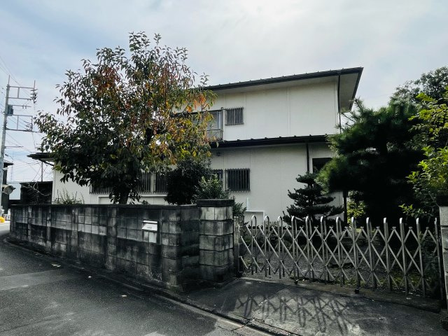 あきる野市油平　古家付売地の外観