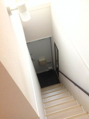 【玄関】 | クレイノやよい | シューズクローク有り、鏡有りの玄関