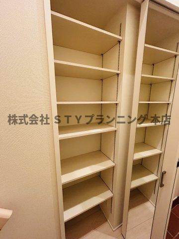 仲介手数料０円！コレクション本郷の収納