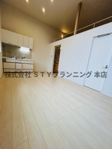 仲介手数料０円！コレクション本郷の居間・リビング