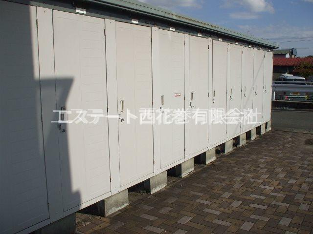 コンフォルタ藤沢町 D|外物置