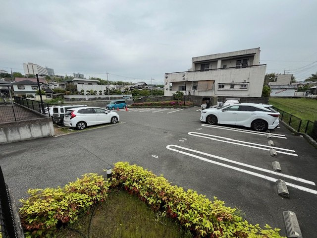 ロッシュ・フォーレの駐車場