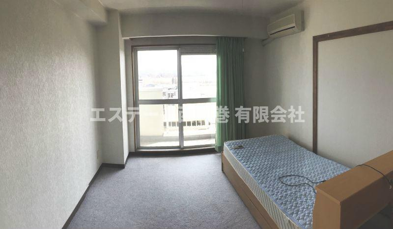 サンコービルの居間・リビング|ベッドはレンタル（無料）、要相談