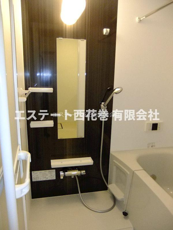 クレスト桜町の浴室