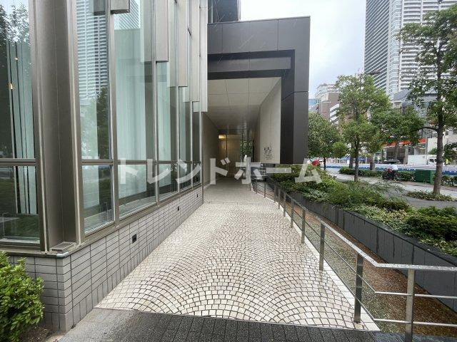 プレミストタワー大阪新町ローレルコートのエントランス