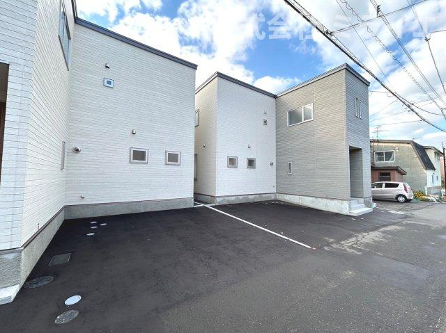 【新築戸建】札幌市西区八軒9条東3丁目3棟の駐車場