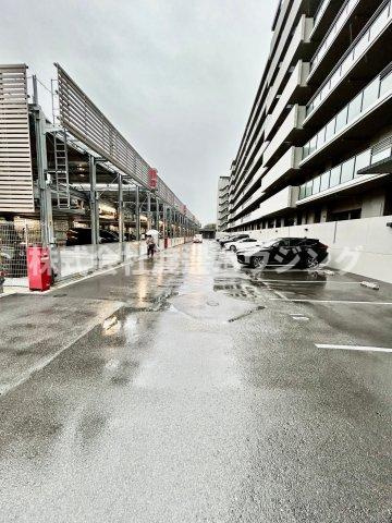 レ・ジェイド千里青山台の駐車場