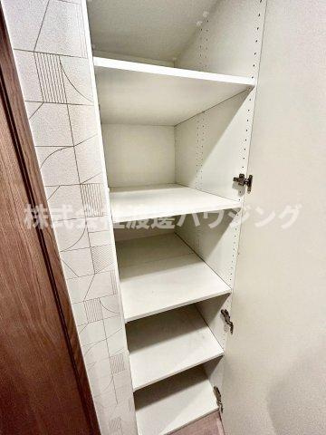 レ・ジェイド千里青山台の収納|天井高シューズBOX