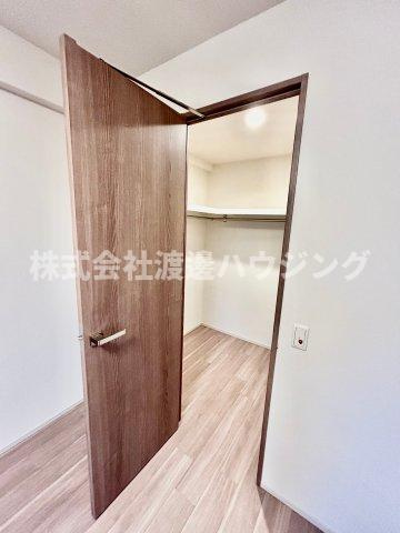 レ・ジェイド千里青山台の収納|ウォークインクローゼット