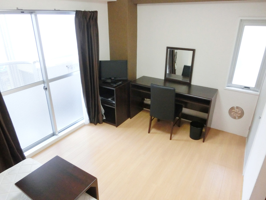 ラ・パンセの内装|明るい色調の室内です