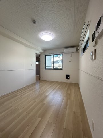 大阪市浪速区立葉２丁目のアパートの居間・リビング