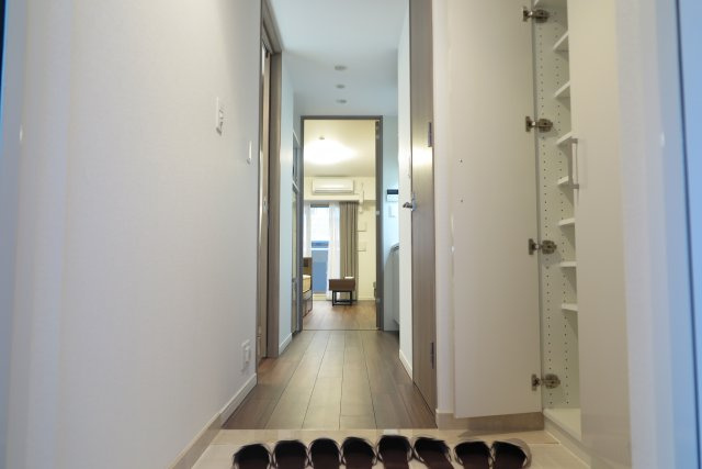 パークアクシス大阪新町の玄関