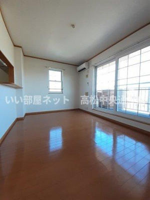 【居間・リビング】 | ベル・ソレイユＤ