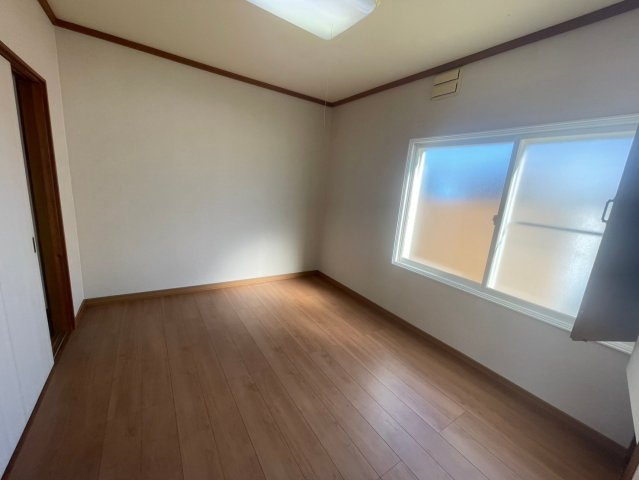 コーポレーションさとみの洋室