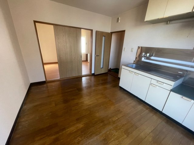 コーポレーションさとみの居間・リビング