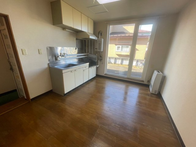 コーポレーションさとみの居間・リビング