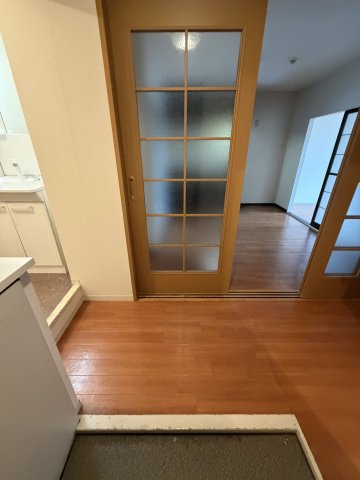 ファミールKの玄関