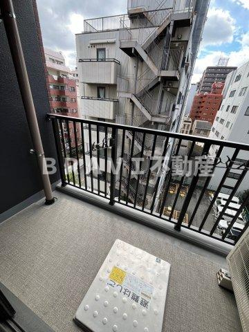 コスモ釣鐘町　BRAVI不動産のバルコニー|【コスモ釣鐘町】広々としたバルコニーです