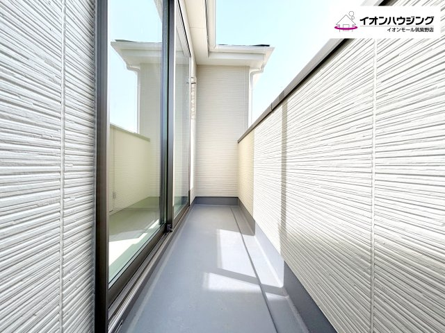 バルコニーは風通しが良く、日中は日当たりも良好です♪